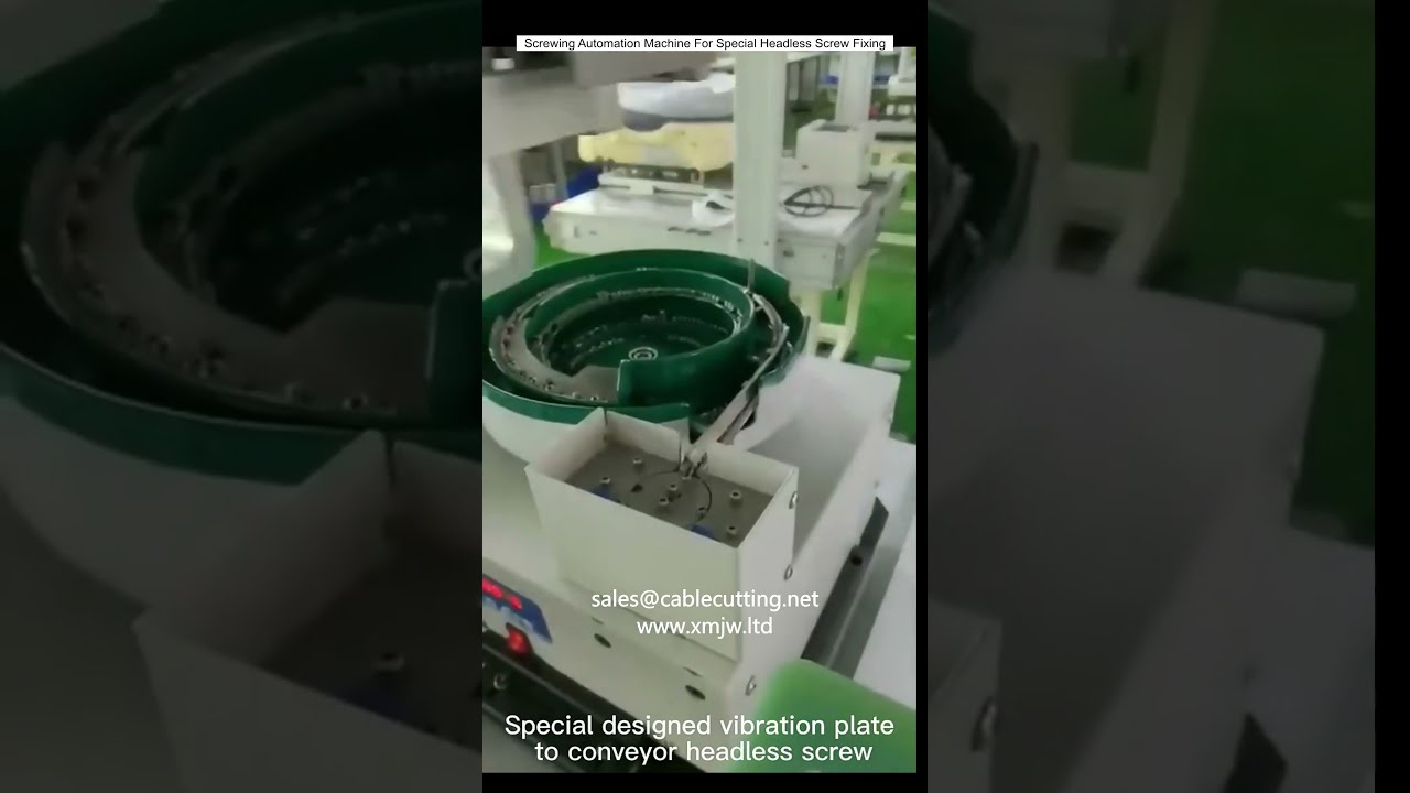 Automatisk skrumaskin for spesielle hodeløse skruer